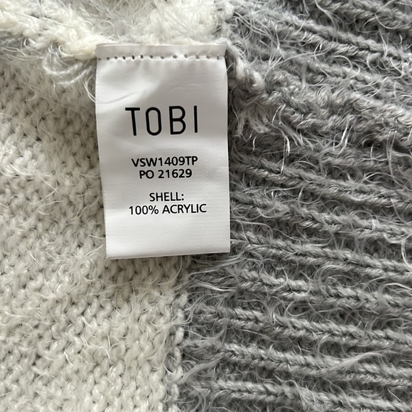 Sweater - Picture 5 of 6